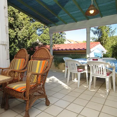 Uvala Vrbovica 4390b 아파트 코츌라